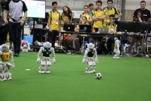 人型ロボットNAOのサッカー試合