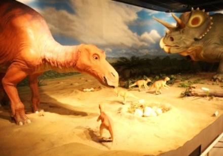 マイアサウラ親子の冒険(13分) マイアサウラ劇場内の写真