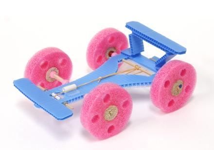 ゴム動力で走るスポーツカーの作品例